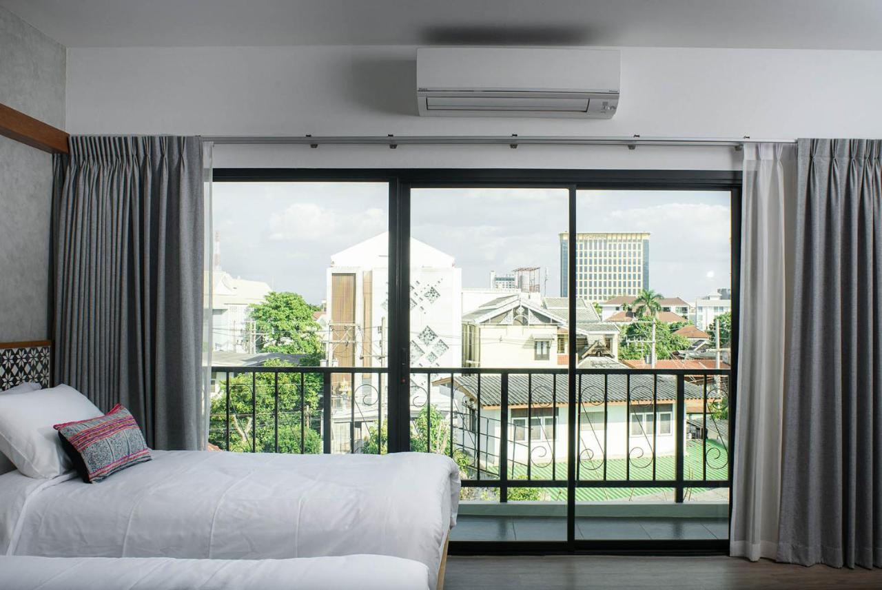 Himku Hotel - Adult Only Chiang Mai Bagian luar foto