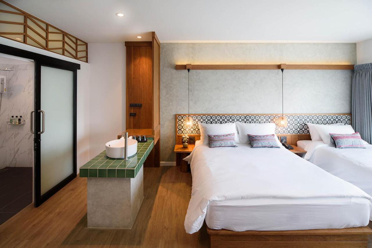 Himku Hotel - Adult Only Chiang Mai Bagian luar foto