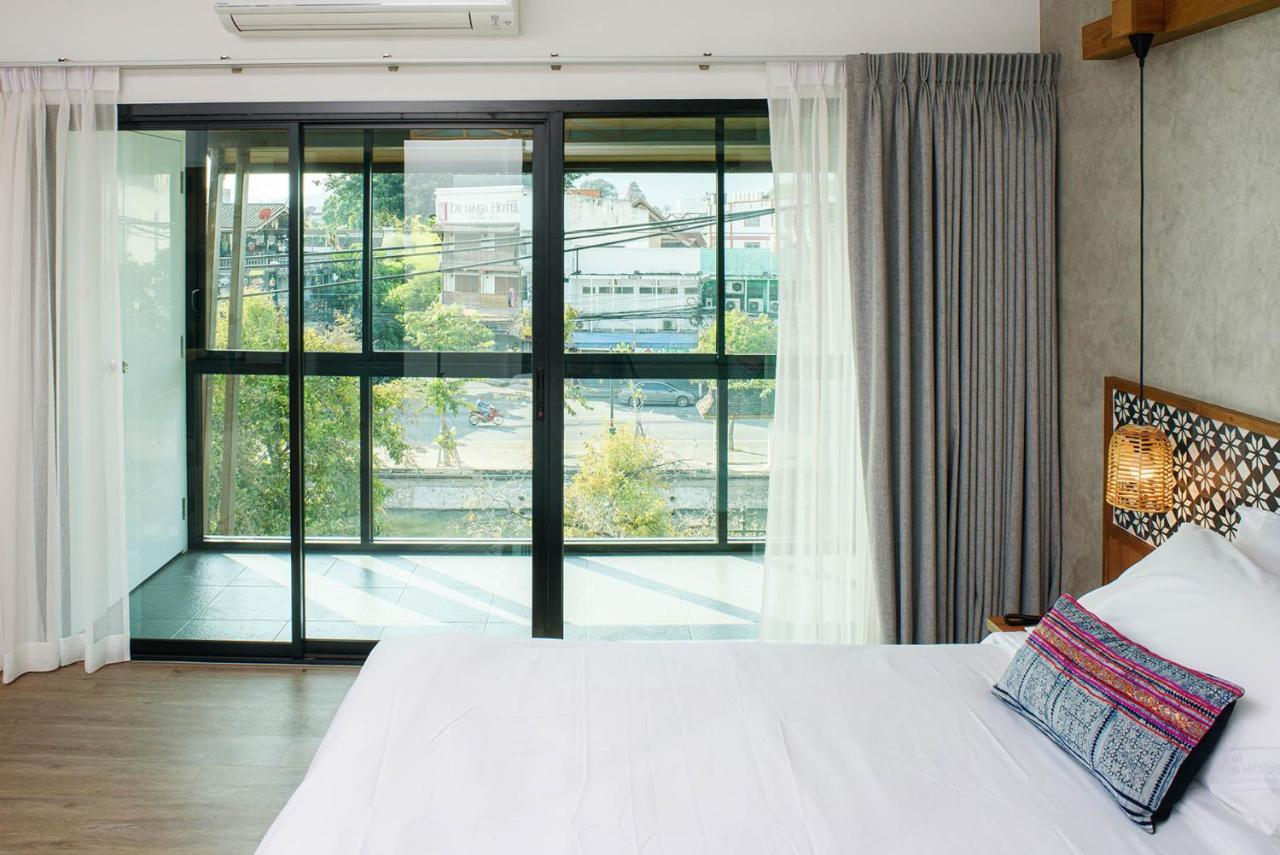 Himku Hotel - Adult Only Chiang Mai Bagian luar foto